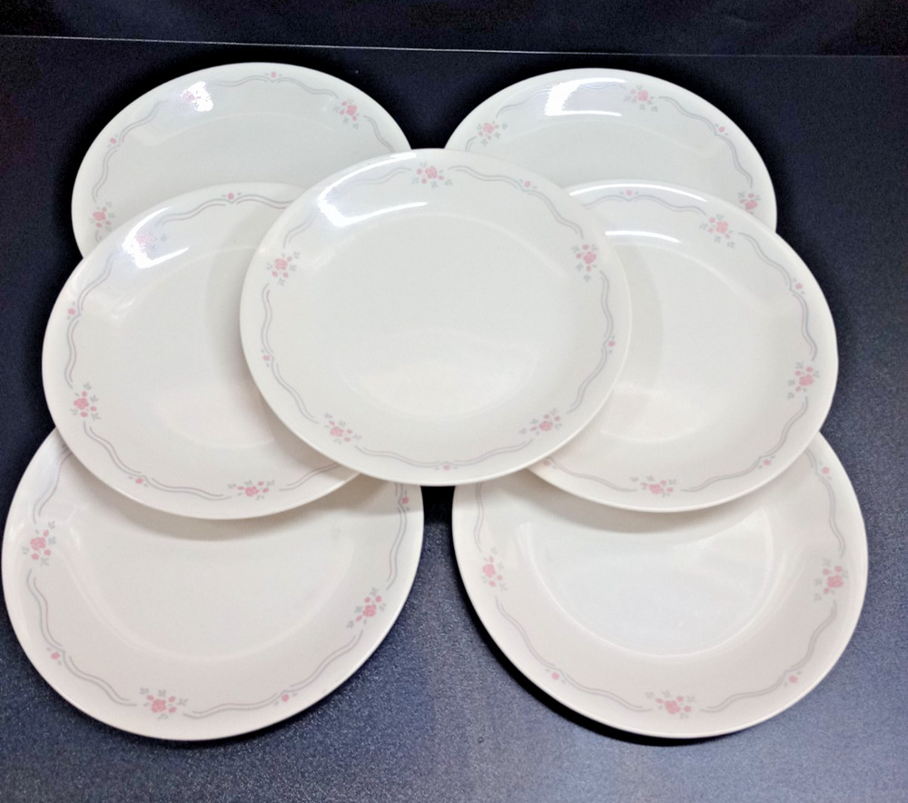 Corelle ENGLISH BREAKFAST Pattern Set Of SEVEN Salad Plates 6 3/4”